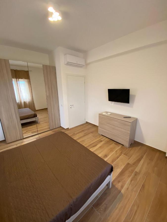 Viriamo House Roma Apartment Ачилия Екстериор снимка