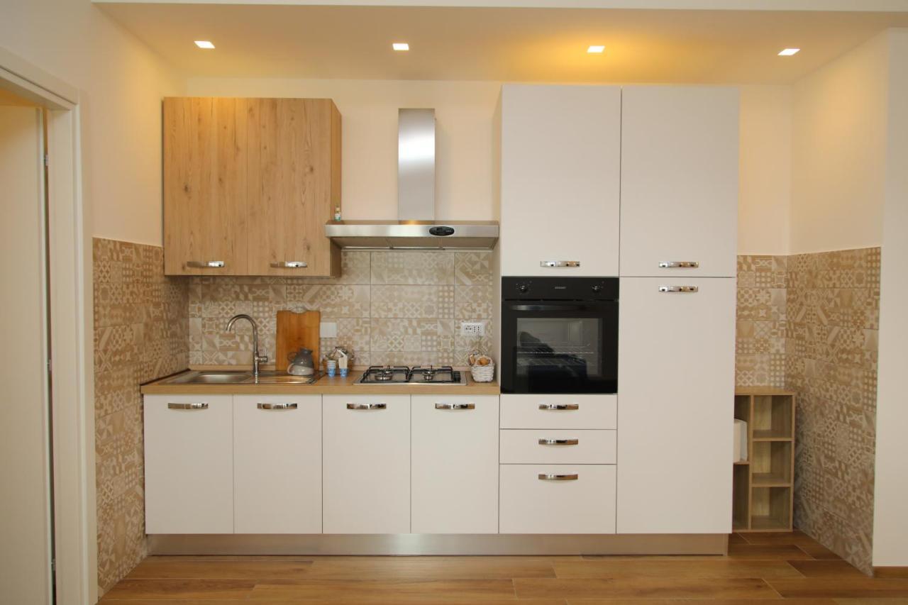 Viriamo House Roma Apartment Ачилия Екстериор снимка